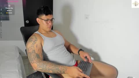 Snapshot of coltonmassif_ chatting on 10.07.25 coltonmassif_ online show from 10.07.25