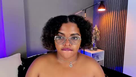 Snapshot of conielaurenth chatting on 12.21.24 conielaurenth online show from 12.21.24