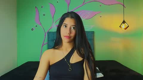 C O N N I E online show from 12.05.25