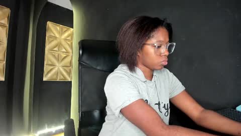 Snapshot of connywellss chatting on 06.18.26 Nilo Solem online show from 06.18.26