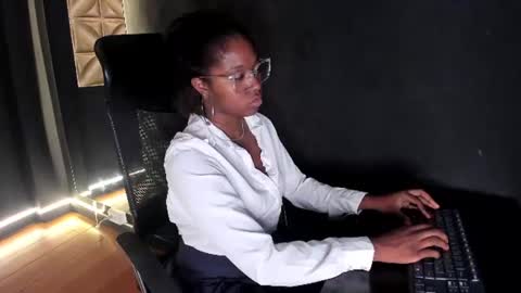 Snapshot of connywellss chatting on 06.20.26 Nilo Solem online show from 06.20.26