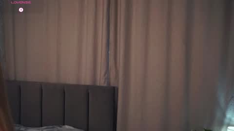 Snapshot of constanceglascov chatting on 11.19.25 Hello im Sofia Welcme to my room .More hugs and kiss for you online show from 11.19.25