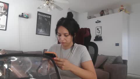 Snapshot of controllercutie chatting on 02.19.26 controllercutie online show from 02.19.26