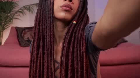 Snapshot of cooper_reds chatting on 02.02.25 ROSELL 3 online show from 02.02.25