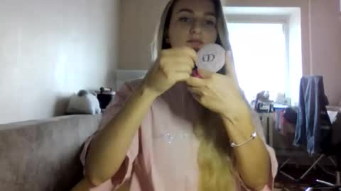 cora_fora online show from 09.18.25