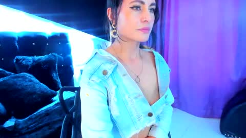 Snapshot of coral_gibson chatting on 02.04.25 Coral online show from 02.04.25