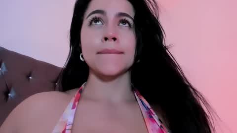 Snapshot of coralinekam1 chatting on 02.12.25 Coralinekam1 online show from 02.12.25