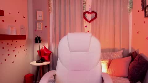 Snapshot of coralinericce_ chatting on 03.07.25 Coral Stefani online show from 03.07.25