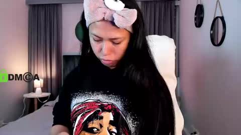 Snapshot of coralinericce_ chatting on 10.03.25 Coral Stefani online show from 10.03.25