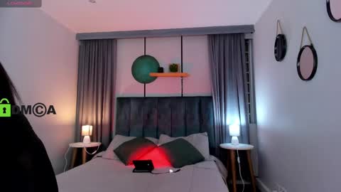 Snapshot of coralinericce_ chatting on 10.06.25 Coral Stefani online show from 10.06.25