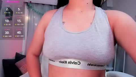 Snapshot of coralinericce_ chatting on 10.28.25 Coral Stefani online show from 10.28.25