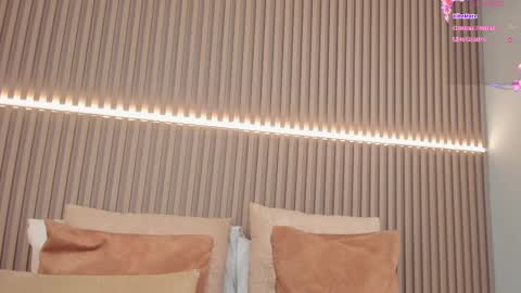 coralineross_ online show from 02.11.25