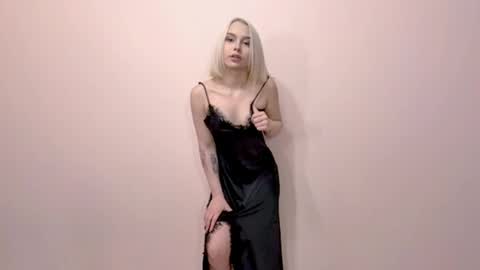 Snapshot of corenelossa chatting on 05.24.26 Bella online show from 05.24.26