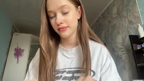 Bella 1st day here online show from 04.01.26