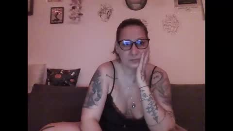 corsetlady online show from 12.25.24