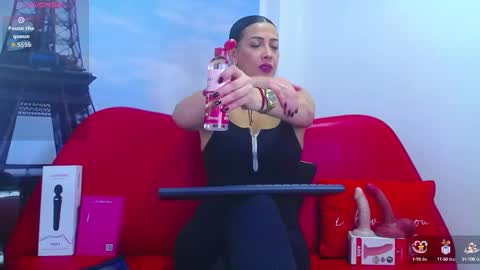 Snapshot of cortney_tayler chatting on 10.04.25 cortney tayler online show from 10.04.25