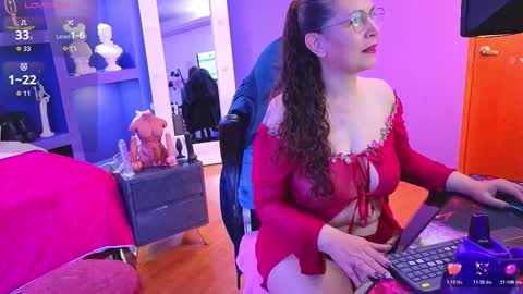 Natali online show from 10.18.25