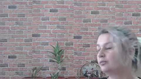 Snapshot of corymilf chatting on 02.23.25 Elisa online show from 02.23.25