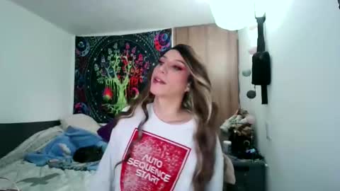 Snapshot of cosmic_crystal chatting on 11.09.25 cosmic_crystal online show from 11.09.25