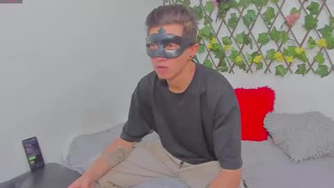 Snapshot of couple_2533 chatting on 02.11.26 couple_2533 online show from 02.11.26