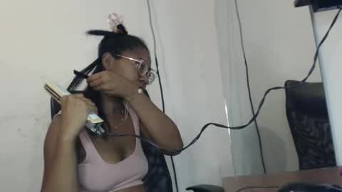 couple_hot0240129 online show from 02.13.26