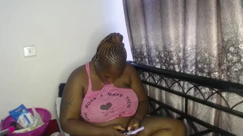 Snapshot of cozy_dion chatting on 06.09.26 Erykah online show from 06.09.26