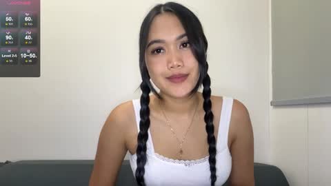 Snapshot of cozymia chatting on 05.22.26 cozymia online show from 05.22.26