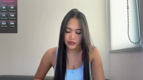 Snapshot of cozymia chatting on 05.28.26 cozymia online show from 05.28.26