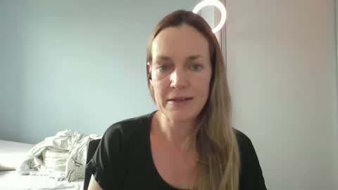 Anny online show from 12.15.25