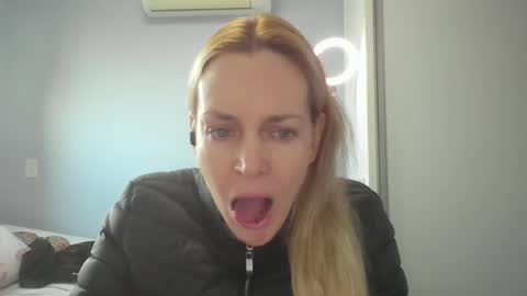 Anny online show from 05.12.26
