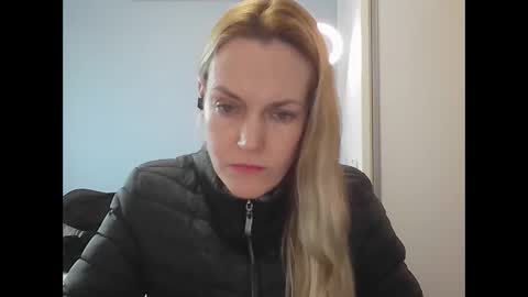 Snapshot of crazyanny chatting on 06.02.26 Anny online show from 06.02.26
