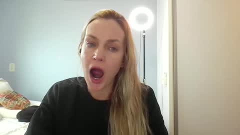 Snapshot of crazyanny chatting on 06.04.26 Anny online show from 06.04.26