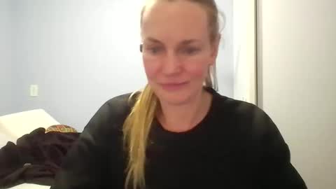 Snapshot of crazyanny chatting on 06.08.26 Anny online show from 06.08.26