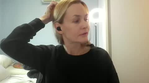 Snapshot of crazyanny chatting on 06.12.26 Anny online show from 06.12.26