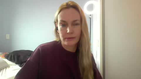 Snapshot of crazyanny chatting on 06.15.26 Anny online show from 06.15.26