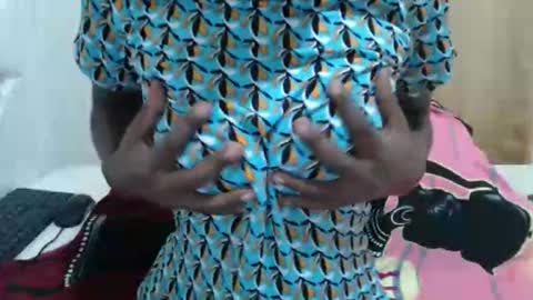 Snapshot of crazyebonie chatting on 09.17.25 Ebonie online show from 09.17.25