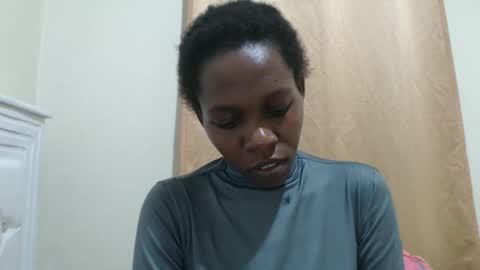 Snapshot of crazyebonie chatting on 09.27.25 Ebonie online show from 09.27.25