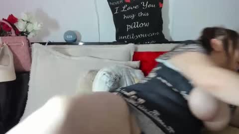 Snapshot of crazygirlsweet chatting on 02.07.25 LAURA online show from 02.07.25