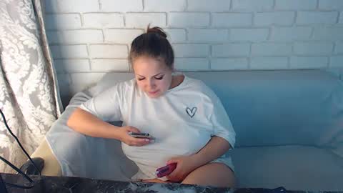 Snapshot of crazyy_girl_ chatting on 12.15.24 Crazyy Girl online show from 12.15.24