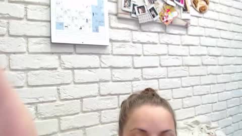 Snapshot of crazyy_girl_ chatting on 02.01.26 Crazyy Girl online show from 02.01.26