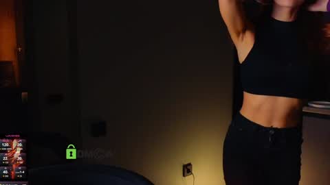 Snapshot of crazzy_cherry chatting on 10.14.25 crazzy cherry online show from 10.14.25