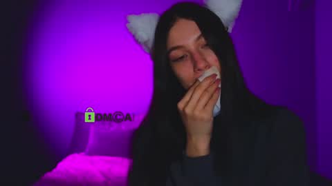 Snapshot of crazzy_cherry chatting on 11.08.25 crazzy cherry online show from 11.08.25