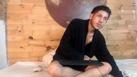 Snapshot of creampie_couple1 chatting on 02.14.25 CAMILA Y SEBASTIAN online show from 02.14.25