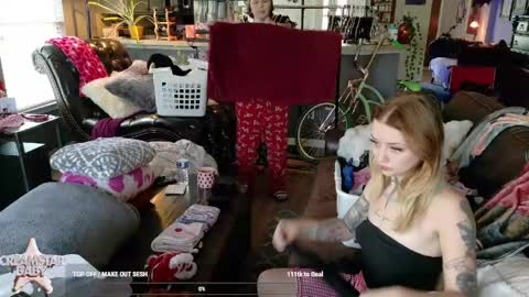 Snapshot of creamstarbaby chatting on 05.11.26 CHEETA KITTEN online show from 05.11.26