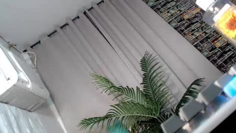 Delilah online show from 09.21.25