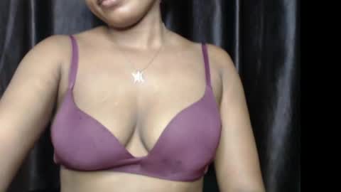 Snapshot of creamy_xvanila chatting on 05.19.26 venessa online show from 05.19.26