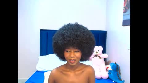 Snapshot of creamybabee chatting on 03.22.26 queen online show from 03.22.26