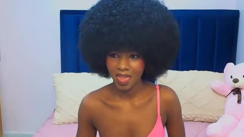 Snapshot of creamybabee chatting on 03.29.26 queen online show from 03.29.26