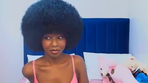 Snapshot of creamybabee chatting on 04.01.26 queen online show from 04.01.26