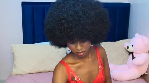 Snapshot of creamybabee chatting on 04.16.26 queen online show from 04.16.26